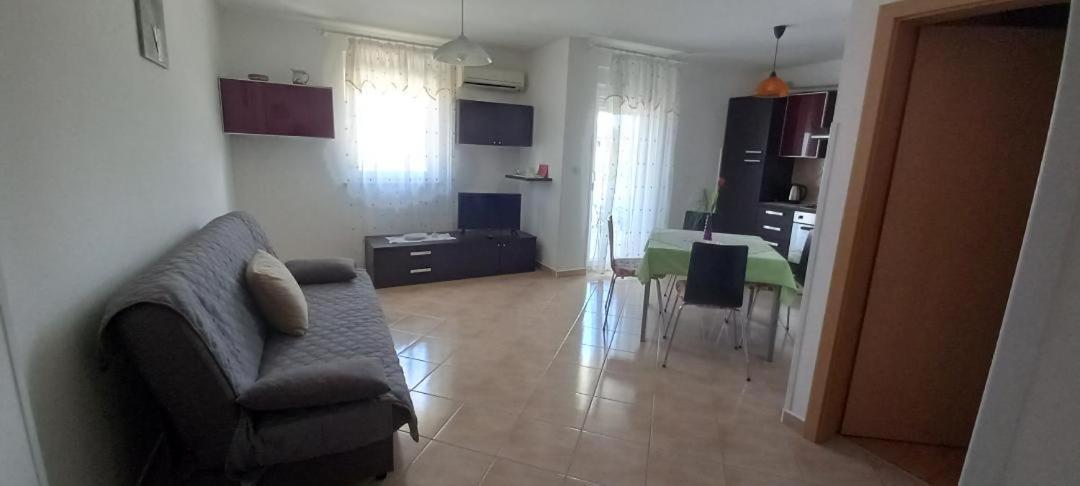 Apartments Buzleta II Fazana Luaran gambar