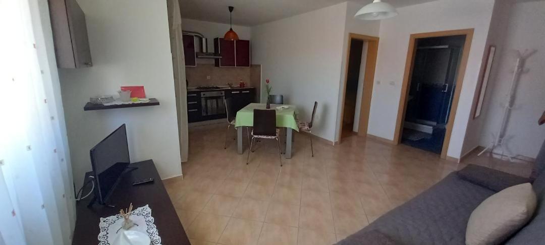 Apartments Buzleta II Fazana Luaran gambar