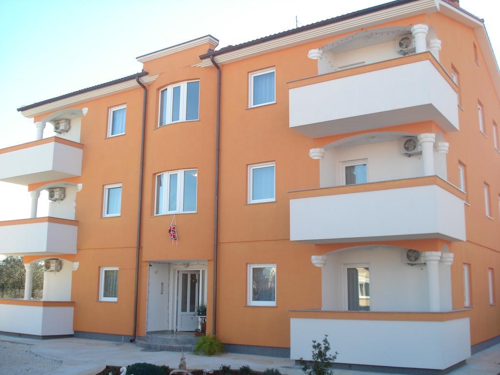 Apartments Buzleta II Fazana Luaran gambar