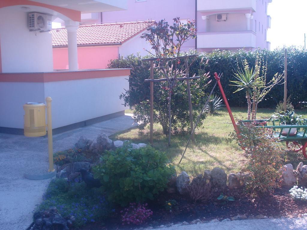 Apartments Buzleta II Fazana Luaran gambar